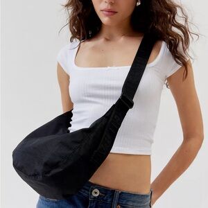 BAGGU Medium Nylon Crescent Bag